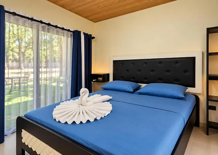 Golden Waves House Villa *
