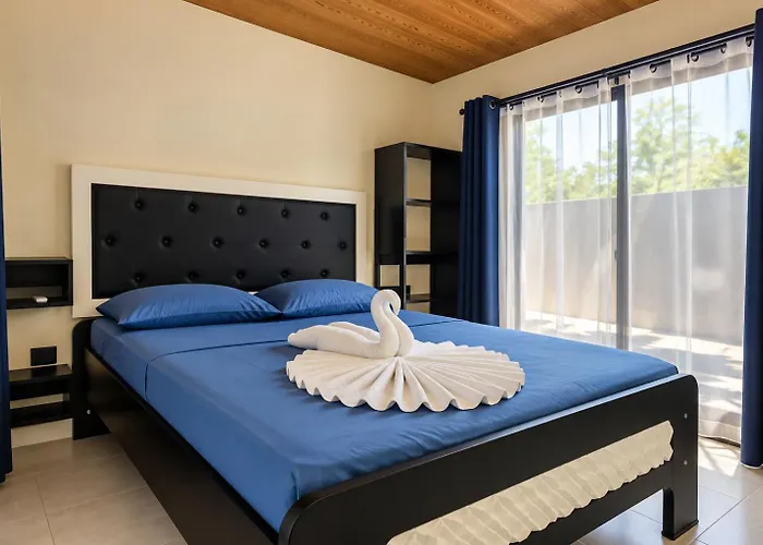 Golden Waves House Villa