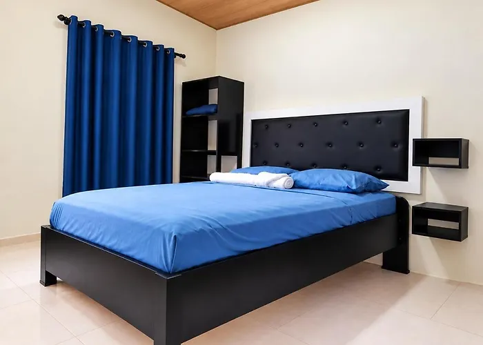 Golden Waves House Villa *