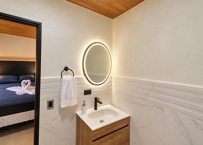 Golden Waves House Villa